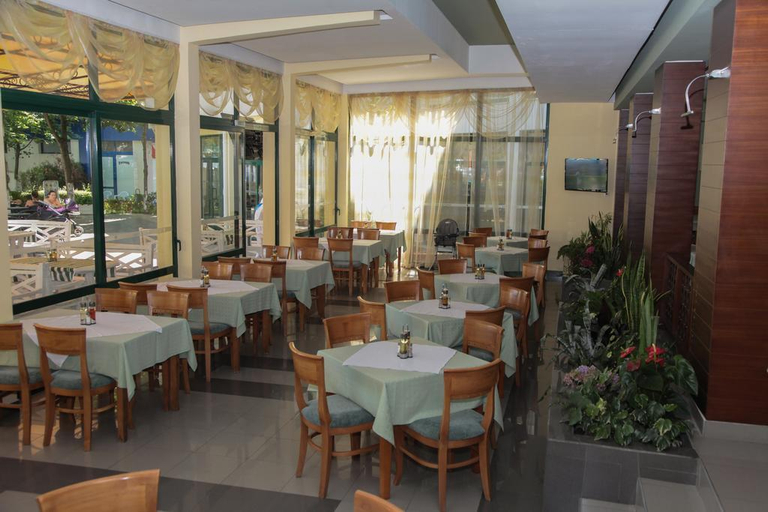 Food & Drinks 4, Slavyanski, Nesebar