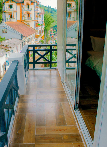 The Grand Blue Hotel, Sa Pa