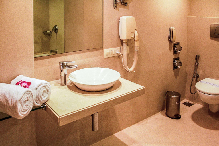 Bathroom 4, Hotel Heritage formerly known as Comfort Inn Heritage, Mumbai City