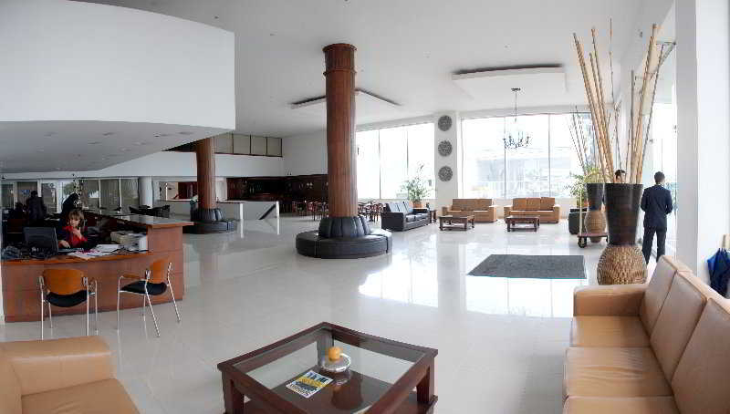 Public Area, Carretero, Manizales
