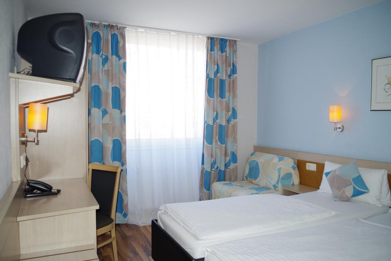 Bedroom 3, Hotel Imperial, München