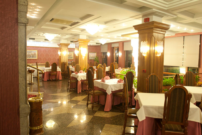 Food & Drinks 4, Grand Hotel, Tiranës