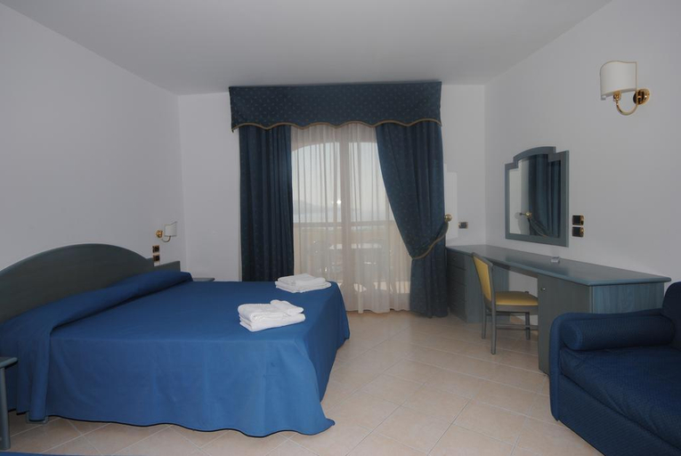 Bedroom 3, Hotel Scoglio del Leone, Vibo Valentia