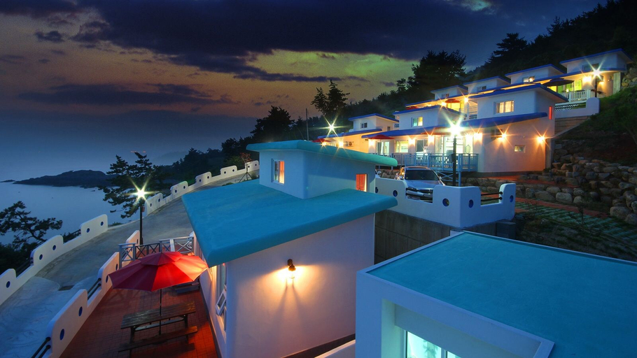 Sport & Beauty, Namhae Blue & White Pension, Namhae