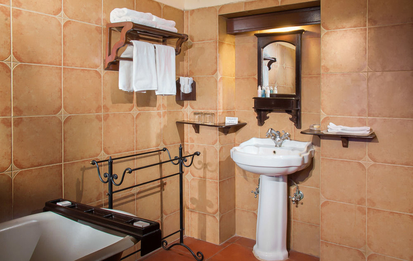 Bathroom 4, The Grand Imperial, Agra