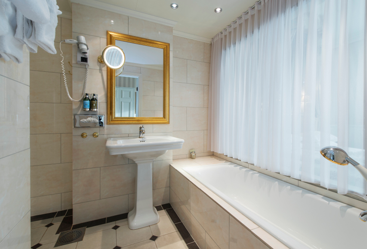 Bathroom, Hotel Bristol, Oslo