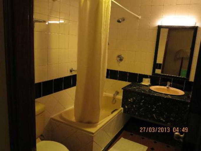 Bathroom, Hotel Zing Phnom Penh, Phnom Penh