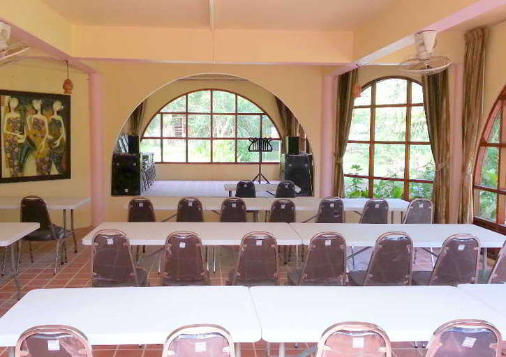Food & Drinks 5, Ekman Garden Resort, Sichon