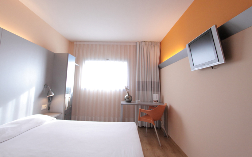 Bedroom 3, B&B Hotel Figueres, Girona
