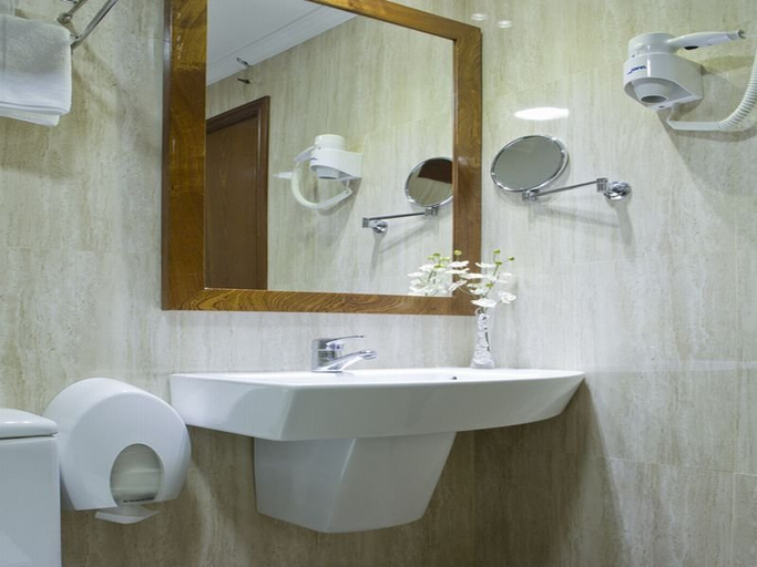 Bathroom 4, Hotel Arsus, Pontevedra