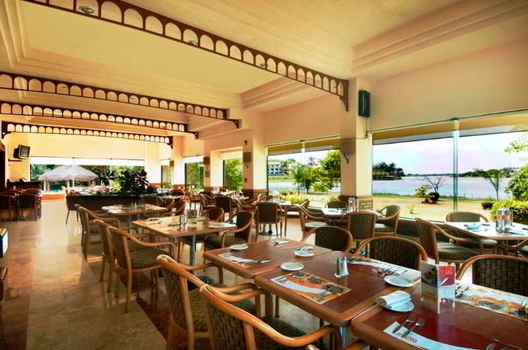 Food & Drinks 5, Fiesta Inn Tampico, Tampico