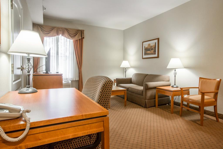 Exterior & Views 2, Fairfield Inn Suites by Marriott Goshen Middletown, Orange