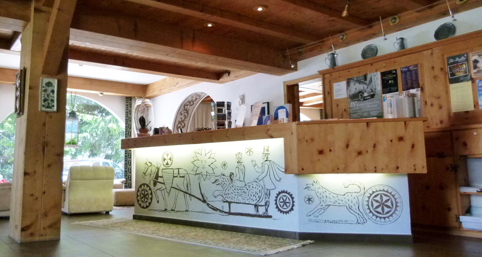 Public Area 2, Nolda, Maloja