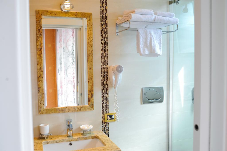 Bathroom 4, Iliria International, Durrësit