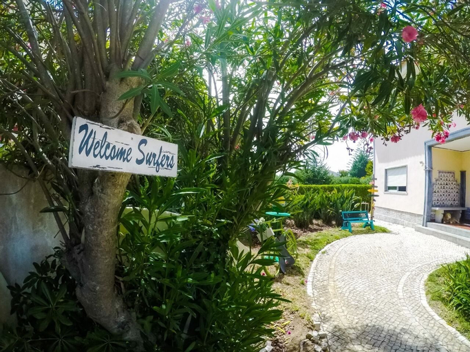 Carcavelos Surf Hostel, Cascais
