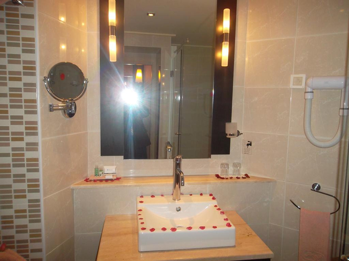 Bathroom 5, Hotel Aziza Thalasso Golf - Adults Only (à partir de 16 ans), Hammamet