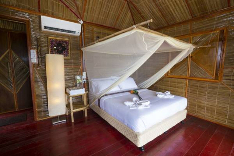 9 Huts on a Hill, Kudat