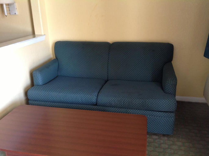Bedroom 2, Scottish Inn & Suites, Houston