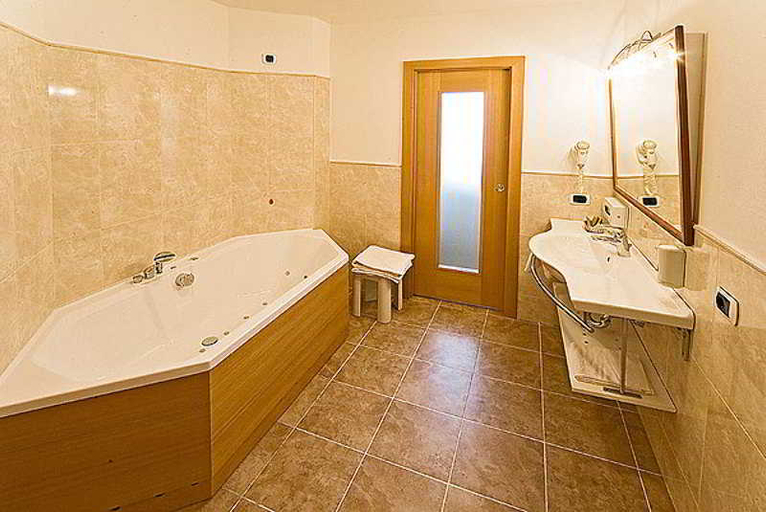Bathroom, Active Wellnesshotel Diamant, Bolzano
