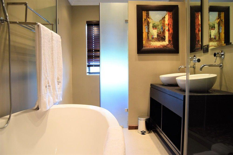 Bathroom 4, St Andrews Hotel and Spa pty Ltd, Ekurhuleni