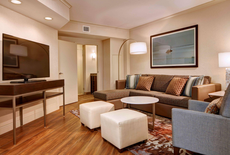Bedroom 3, Embassy Suites by Hilton San Diego La Joll, San Diego