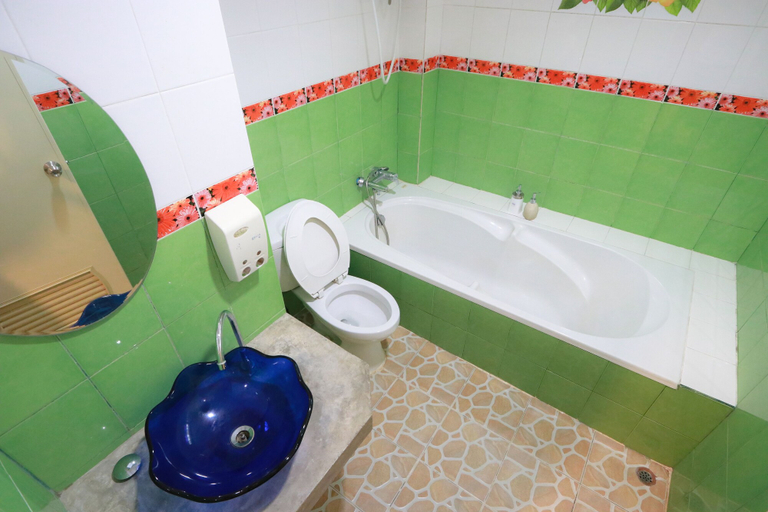 Bathroom 5, Chiang Rai Park Resort, Muang Chiang Rai