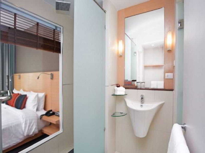 Bathroom 5, Hotel Solo Sukhumvit 2, Khlong Toey