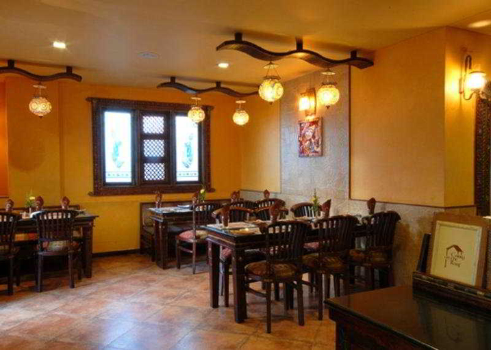Food & Drinks, Hotel Royalty, Pune