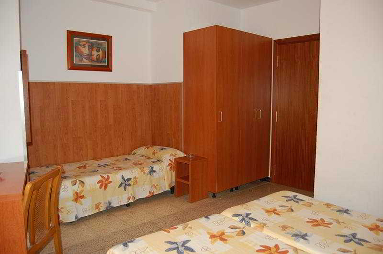Bedroom 4, El Amigo, Girona