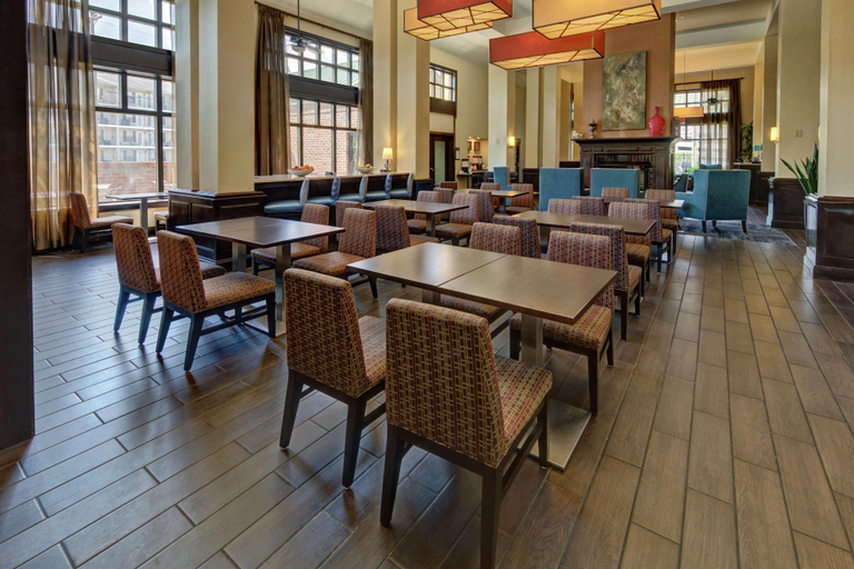 Food & Drinks, Hampton Inn & Suites Elliston Place Nashville, Davidson