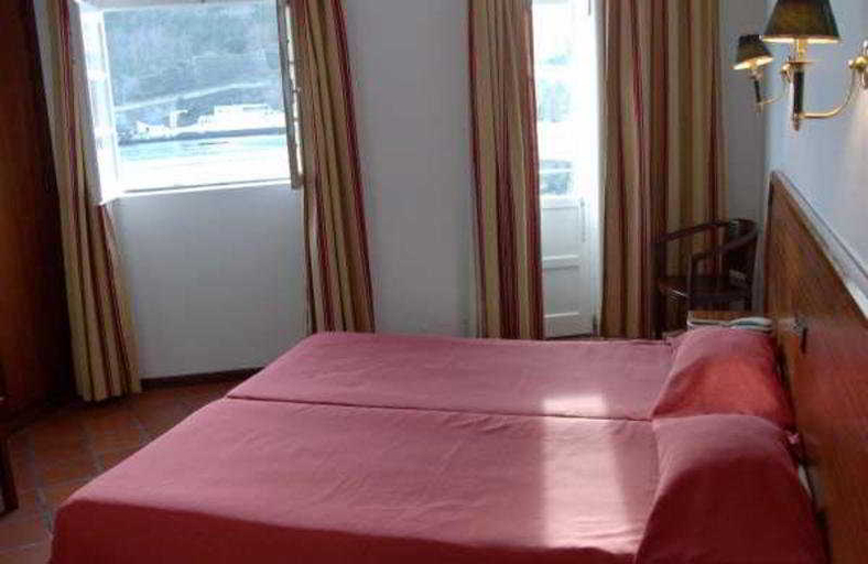 Bedroom 3, Hotel Beira Mar, Angra do Heroísmo