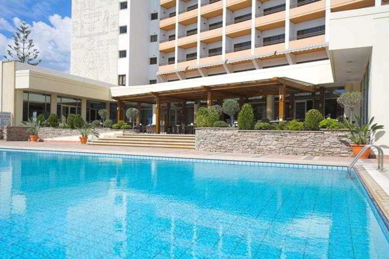 Sport & Beauty 2, Ajax Hotel