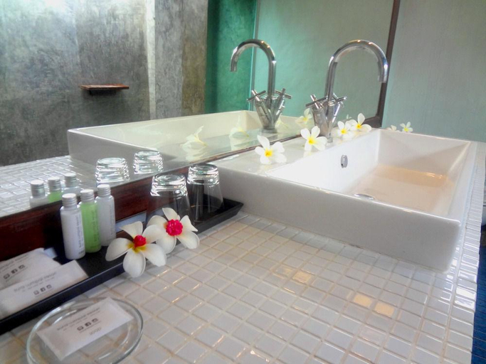 Bathroom 4, Bura Lumpai, Pai