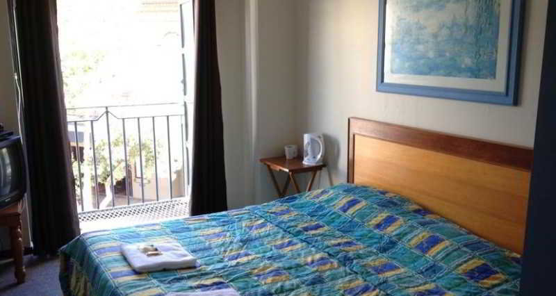 Bedroom 4, Boardrider Backpackers & Motel-Manly, Manly