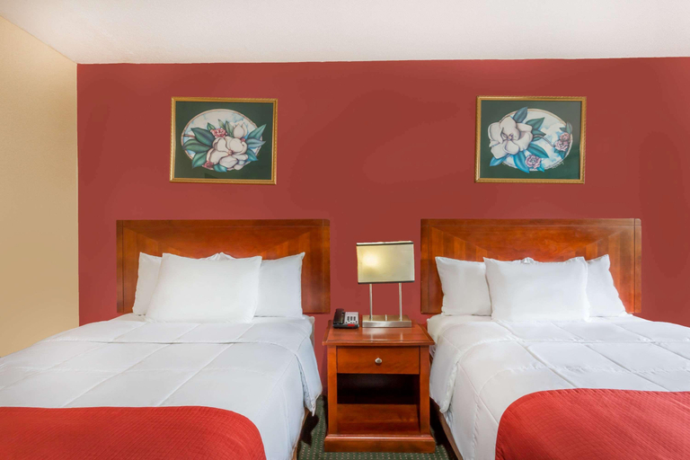 Bedroom 3, Ramada by Wyndham Roanoke, Roanoke City
