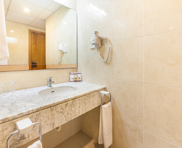 Bathroom 4, Globales Nova, Baleares