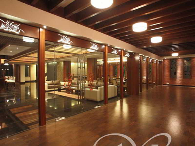 Public Area, Golden Tulip Haridwar, Dehradun