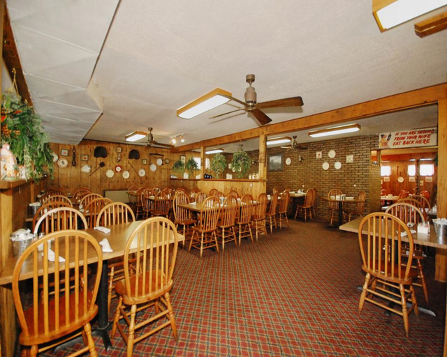 Food & Drinks 5, Wild Bear Inn, Sevier