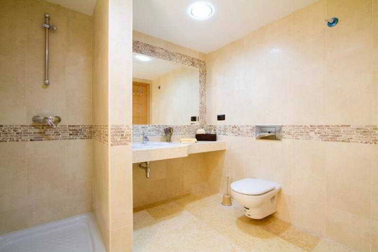 Bathroom 4, La Tortuga, Las Palmas