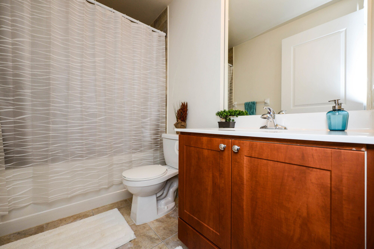 Bathroom 5, Sarkar Suites - 330 Burnhamthorpe Road, Peel