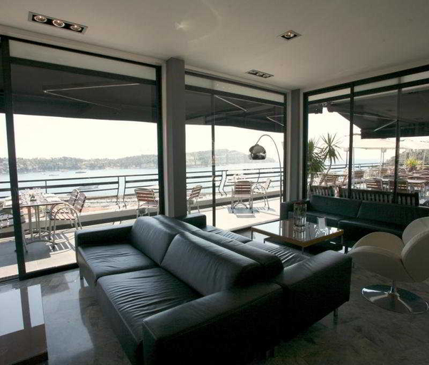 Public Area 2, Le Versailles, Alpes-Maritimes