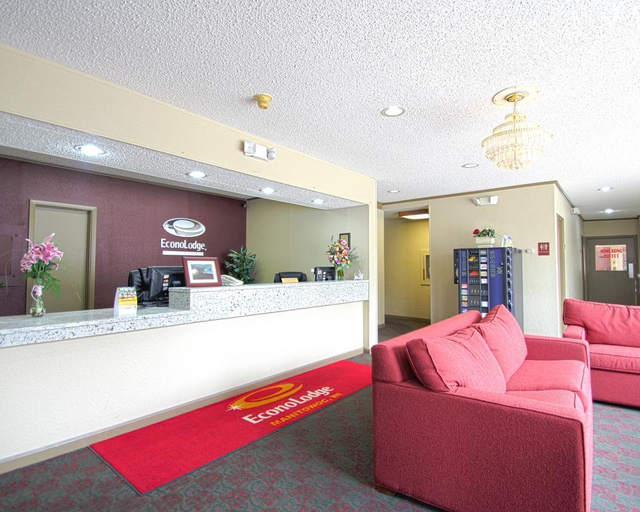 Public Area 3, Manitowoc Inn, Manitowoc