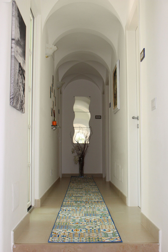 Public Area 4, Villa Pollio Guest House, Napoli