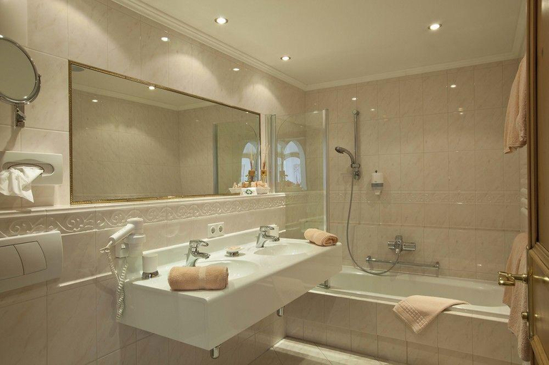Bathroom 4, Traumhotel Alpina, Schwaz