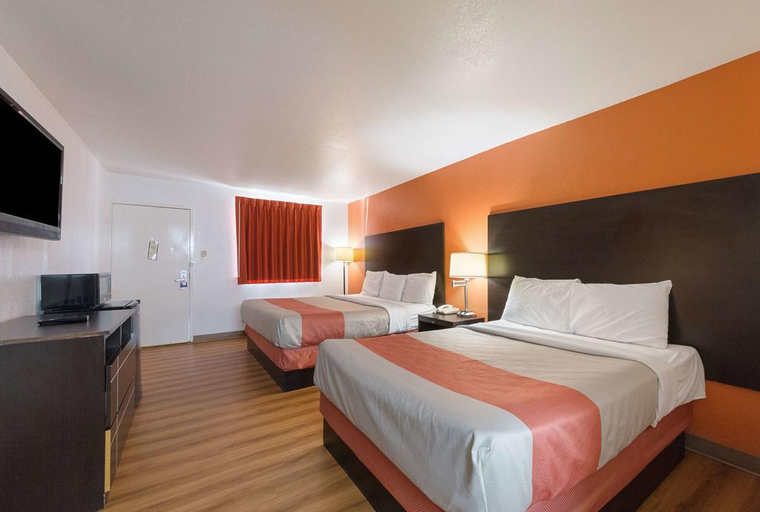 Bedroom 4, Econo Lodge Central, Bexar