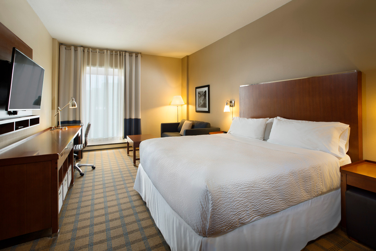 Bedroom 2, Four Points By Sheraton Gatineau, Communauté-Urbaine-de-l'Outaouais
