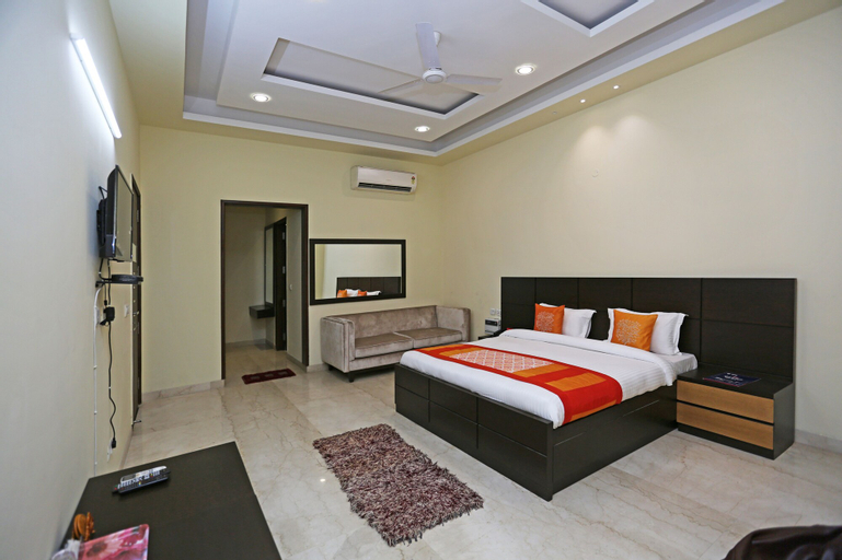 OYO 9072 Noida Dreamz, Gautam Buddha Nagar