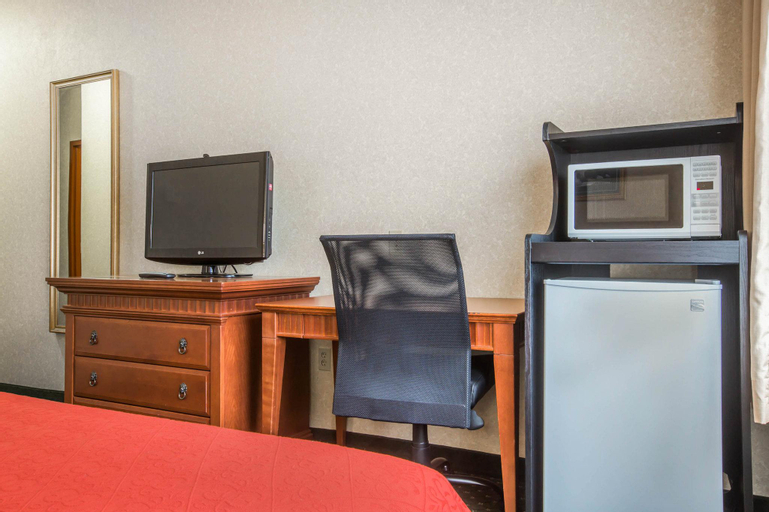 Econo Lodge Glens Falls / Lake George, Warren