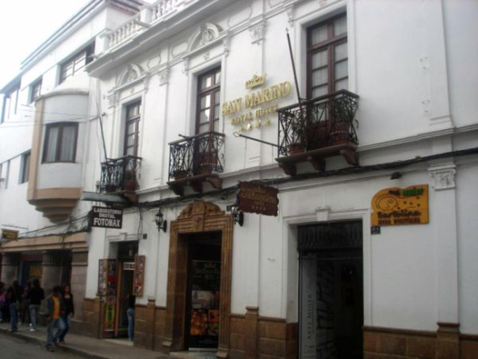Exterior & Views