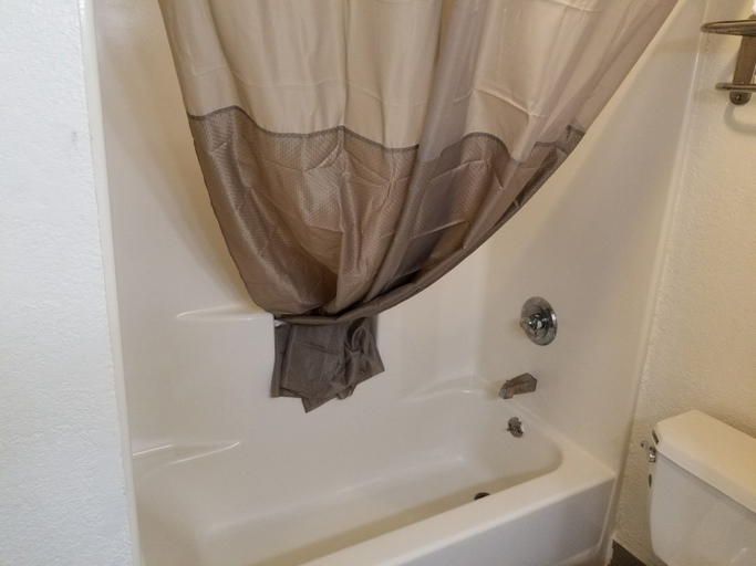 Bathroom 4, The Inn at Market Square, Bexar
